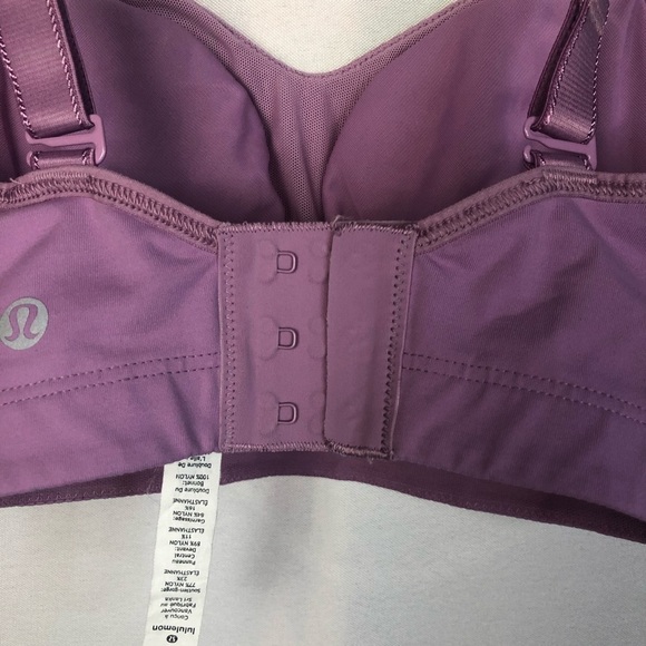 Lululemon Light Purple TaTa Tamer Clasp Back Sports Bra 32B - Picture 5 of 5